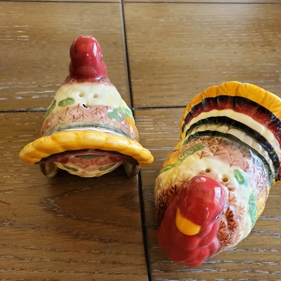 Thanksgiving turkey salt and pepper shakers - Picture 4 of 8